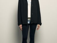 Ветровка с капюшоном и застежками по бокам