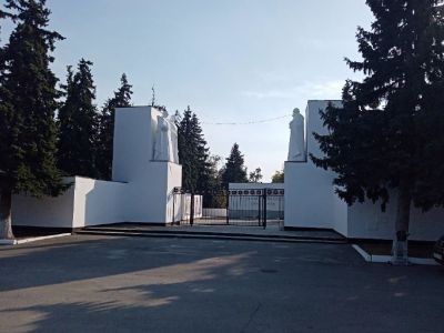 Братская могила 102 советских воинов, погибших в боях с фашистскими захватчиками