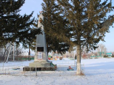Памятник землякам, погибшим в годы Великой Отечественной войны (1941 - 1945 гг.)