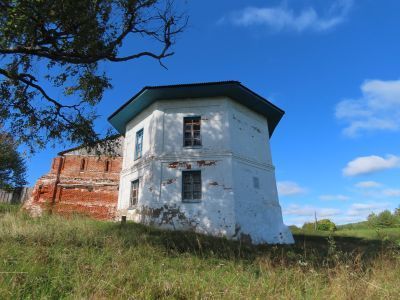 Угловая башня