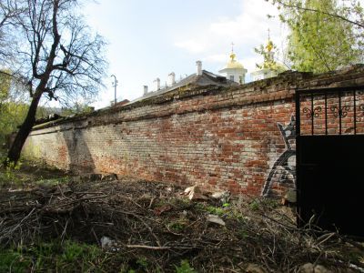 Фрагмент кирпичной ограды