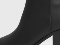 Казаки из натуральной кожи, Черный