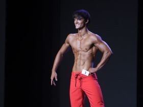 Фоторепортаж. Лучшие бодибилдеры выступили на Гран-при Саха