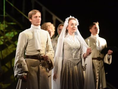 На сцену Русского театра в Якутске возвращается легендарный спектакль «Созвездие Марии»