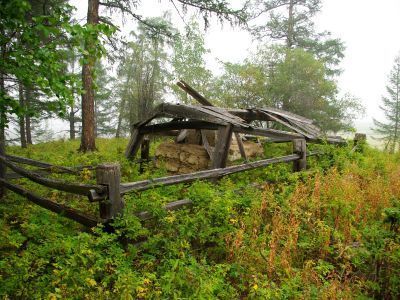 Могила Потаповой Марии Васильевны (1900-1936) - активной участницы Гражданской войны в Якутии