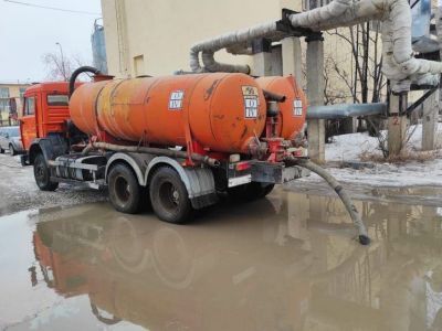 В Якутске за сутки откачали свыше семи тысяч кубометров талых вод