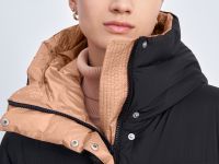 Стеганый пуховик с воротником-стойкой