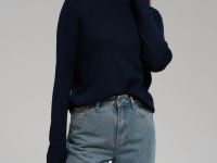 Легкий базовый джемпер прямого кроя