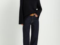 Джемпер свободного силуэта с широкими рукавами