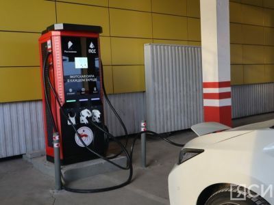 В Якутске установили первую отдельную зарядную станцию для электрических автомобилей
