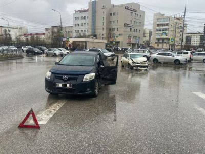 Два человека пострадали в результате ДТП в Якутске