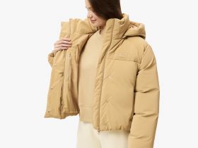 Женская укороченная куртка Lacoste с капюшоном