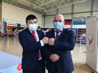 Как здорово, что все мы здесь сегодня собрались!