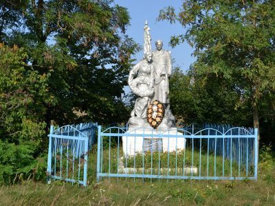 Братская могила воинов, погибших в 1942 - 1943 гг.