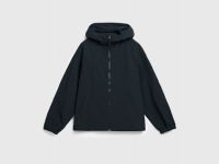 Ветровка с капюшоном, Черный