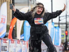 Сотни якутян в национальной одежде пробежали на марафоне Олонхо