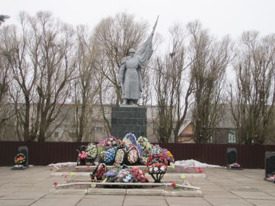 Братская могила воинов Советской Армии, погибших в 1944 г.