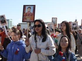 Фото. В Якутске акция «Бессмертный полк» собрала более 50 тысяч человек