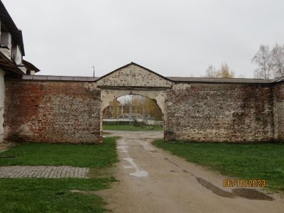 Прясло крепостной стены между Грановитой башней и стеной Нового города