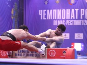 Якутский мас-рестлер Сергей Фролкин стал двукратным абсолютным чемпионом России