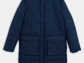 Утепленное пальто с накладными карманами