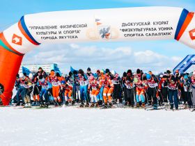 Звезды Олимпийских игр пробежали лыжный марафон с якутянами