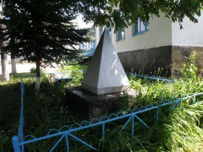 Обелиск погибшим воинам в 1941-1945 гг.