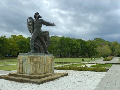Памятник комсомольско-пионерской славы "Орленок"