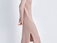 Платье с v-образным вырезом