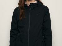 Спортивная ветровка приталенного силуэта