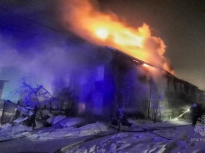 Двое человек погибли при пожаре в жилом доме Якутска