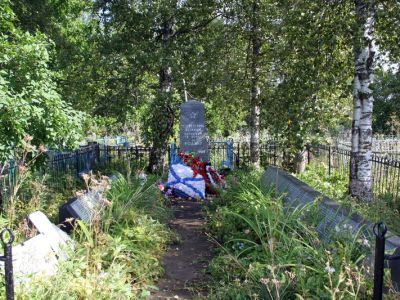 Братское захоронение советских воинов, погибших в 1941-44 гг.