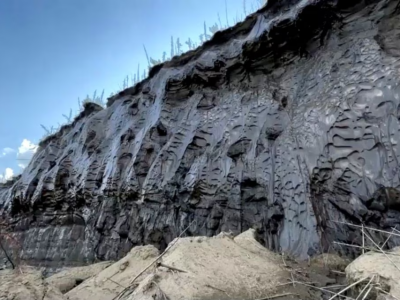 В Якутии начал таять самый большой кратер вечной мерзлоты в мире
