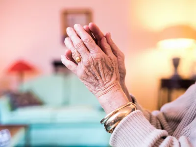 В Якутии внедряют систему долговременного ухода за пожилыми гражданами и инвалидами