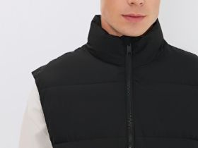 Стёганый утеплённый жилет с воротником-стойкой, Черный