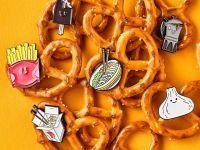 Значок эмалированный "Кофеварка"