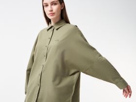 Женская хлопковая рубашка Lacoste свободного кроя