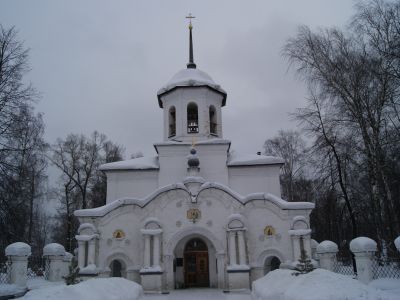 Кладбищенские ворота церкви Троицы
