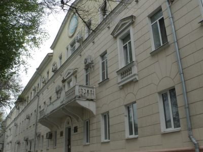 Мемориальное здание, бывшая гостиница "Европейская", где были замучены 12 красногвардейцев