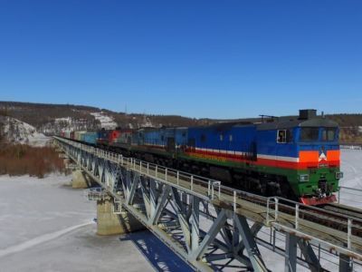 Власти Якутии работают над завозом товаров по железной дороге до закрытия переправ
