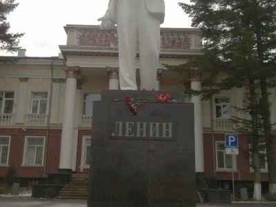 Памятник В.И.Ленину
