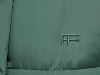 Утепленное пальто с капюшоном