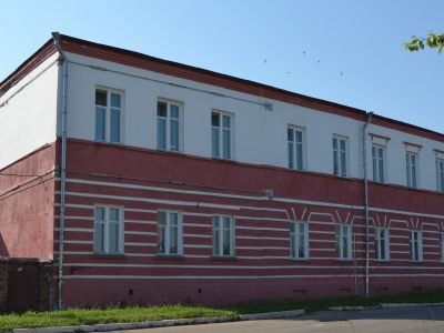Здание бывшего уездного училища