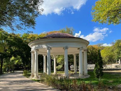 Ротонда-колоннада над бюветом минерального источника № 17 "Коренная струя"
