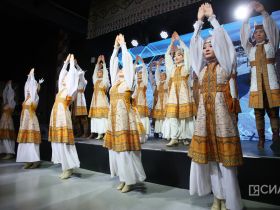 В Якутии отметили 80-летие Бориса Неустроева — Мандар Уус