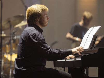 Билеты на Эйнауди и неоклассика. Рояль при свечах (Дом Гоголя) / Концерт | Афиша | ИнфоТаймс