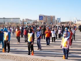 Первую утреннюю зарядку нового сезона провели в Якутске