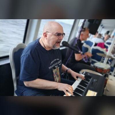 Рок-ностальгия. Хиты советского рока на теплоходе на маршруте «Большое Петербургское кольцo»