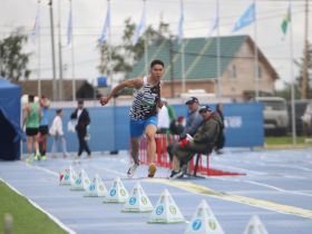 Кай Адамов вышел в лидеры по якутским прыжкам на Играх Манчаары