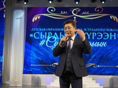 В Якутске состоялся концерт детской образцовой студии эстрадного вокала «Сырдык сүүрээн»
